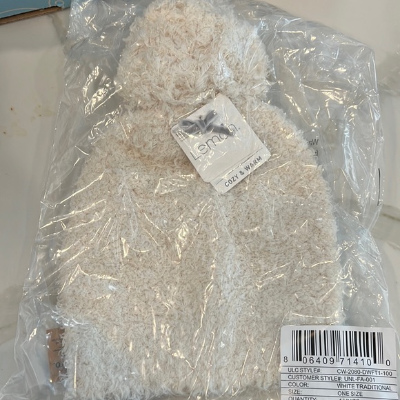 NWT Lemon Pompom Beanie Cream Soft Cozy - Picture 2 of 3